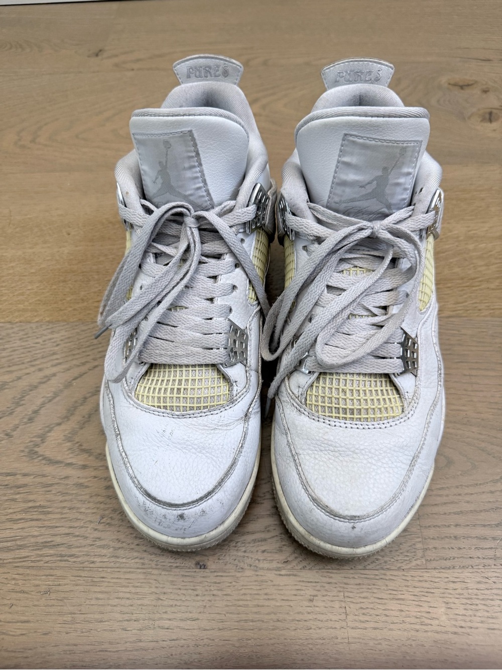 Jordan 4 Retro Sneakers